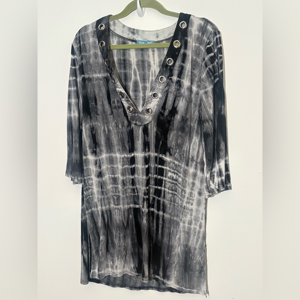 Blue Island Black and White Embellished Tunic
